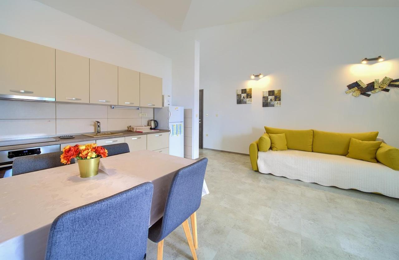 Apartmani Dal マリンスカ エクステリア 写真