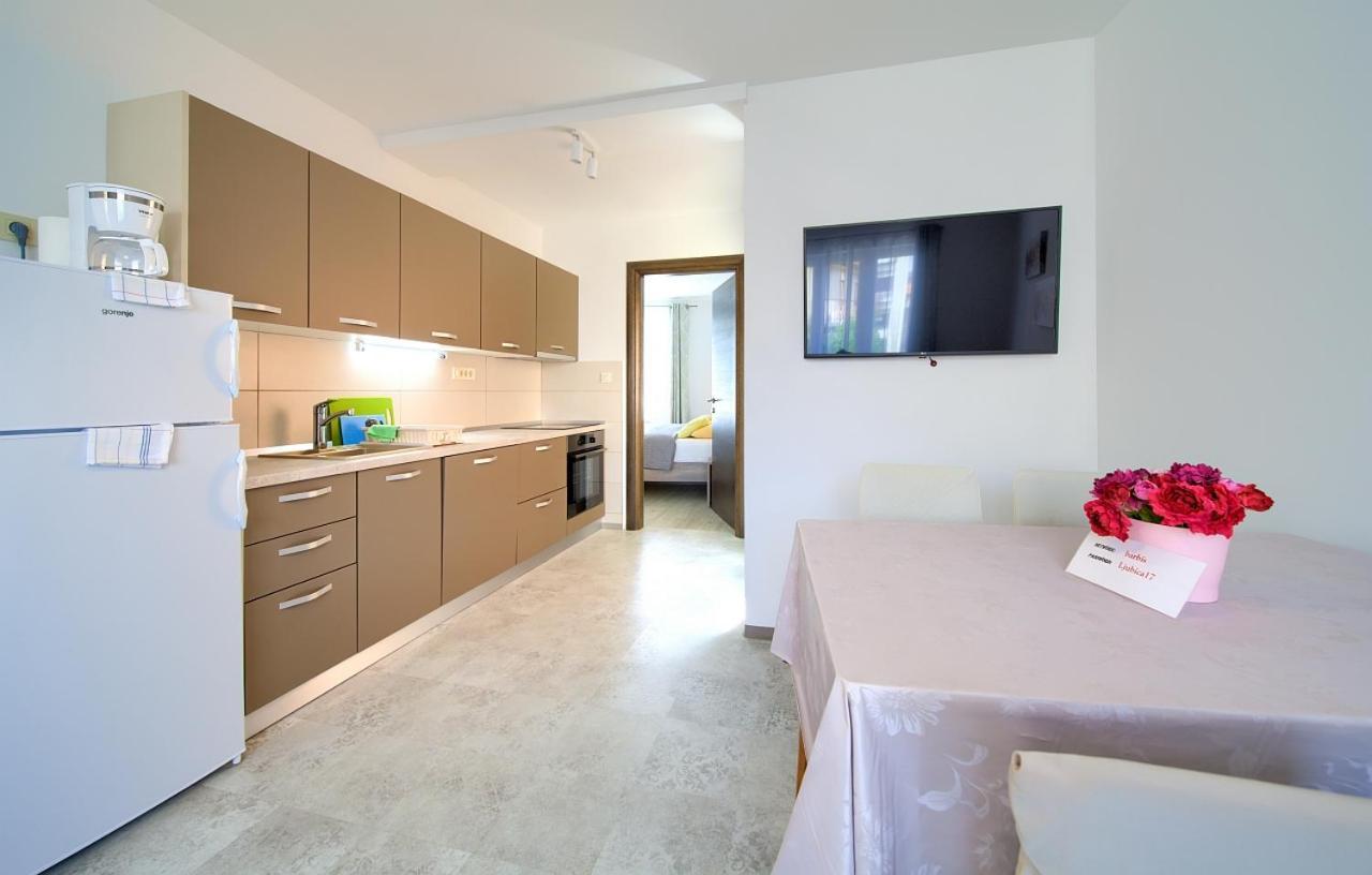 Apartmani Dal マリンスカ エクステリア 写真