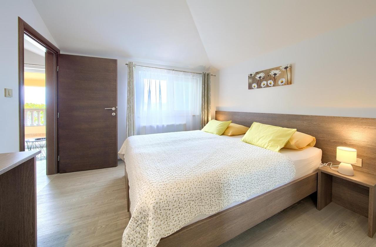 Apartmani Dal マリンスカ エクステリア 写真