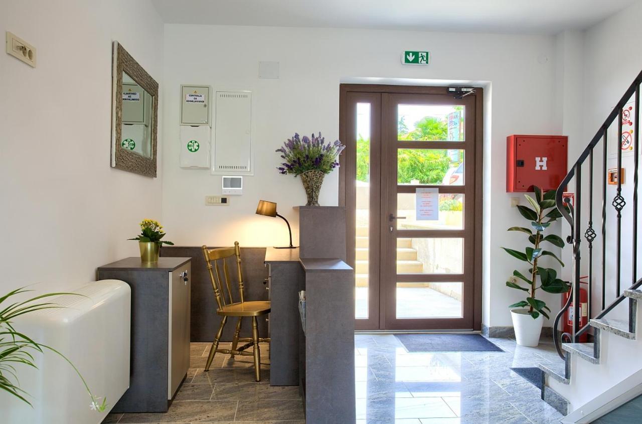 Apartmani Dal マリンスカ エクステリア 写真